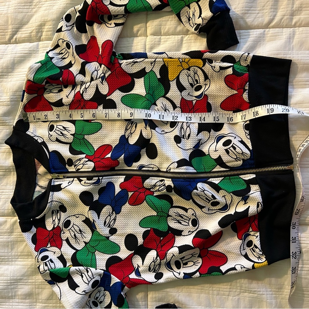 Minnie mouse. Sweater